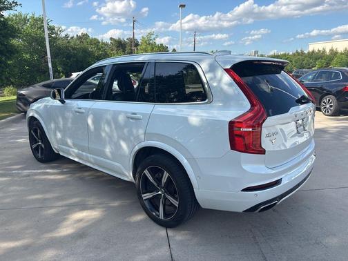 Crystal White Pearl 2017 Volvo XC90 T5 R-Design