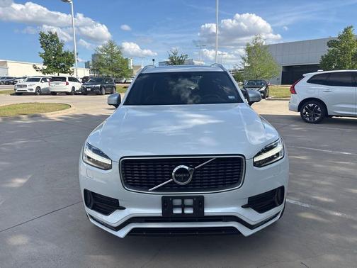 Crystal White Pearl 2017 Volvo XC90 T5 R-Design