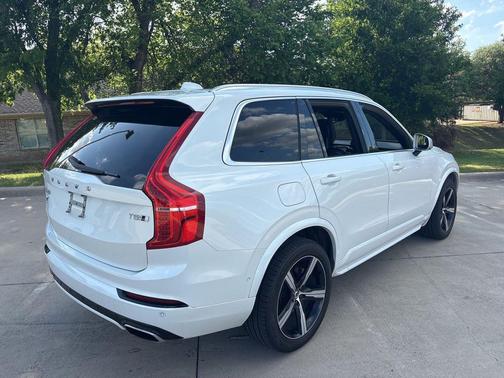 Crystal White Pearl 2017 Volvo XC90 T5 R-Design
