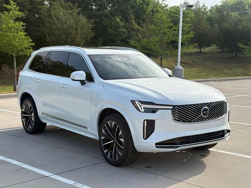Crystal White 2026 Volvo XC90 B5 Core