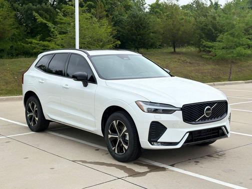 Crystal White 2026 Volvo XC60 B5 Core