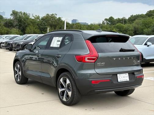 2026 Volvo XC40 B5 Core