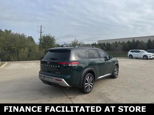 2023 Nissan Pathfinder Platinum