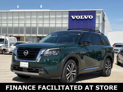 2023 Nissan Pathfinder Platinum