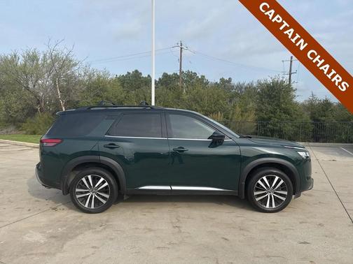 2023 Nissan Pathfinder Platinum