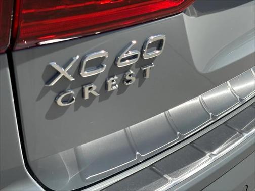 2025 Volvo XC60 Plug-In Hybrid T8 Ultra