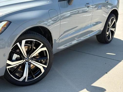 2025 Volvo XC60 Plug-In Hybrid T8 Ultra