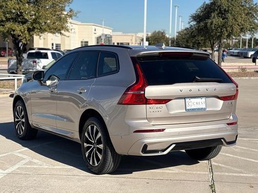 2025 Volvo XC60 B5 Plus