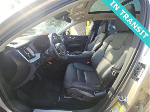 2025 Volvo XC60 B5 Plus