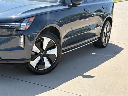 2025 Volvo EX90 Twin Motor Plus 6-Seater