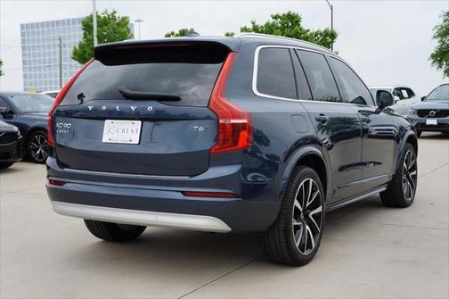 2022 Volvo XC90 T6 Momentum