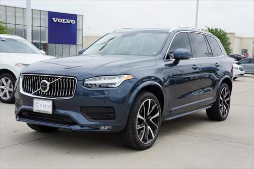 2022 Volvo XC90 T6 Momentum