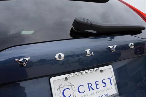2022 Volvo XC90 T6 Momentum