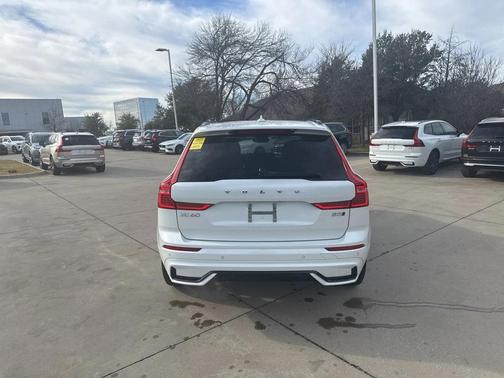 2025 Volvo XC60 B5 Plus