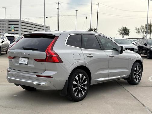 2023 Volvo XC60 B5 Plus Bright Theme