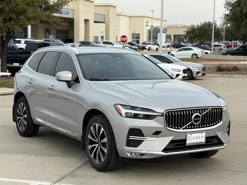 2023 Volvo XC60 B5 Plus Bright Theme