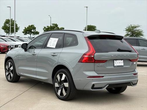 2024 Volvo XC60 Recharge Plug-In Hybrid T8 Plus Dark Theme