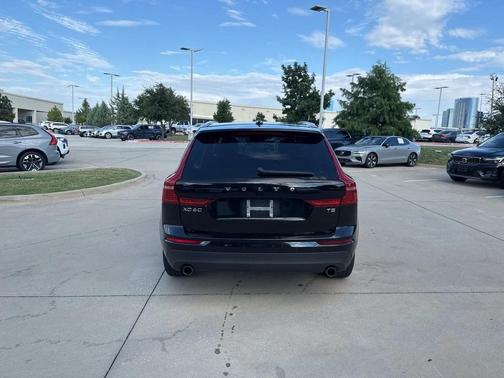 2020 Volvo XC60 T5 Momentum