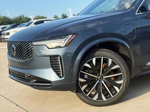 2025 Volvo XC90 Plug-In Hybrid T8 (2025.5) Plus 7-Seater