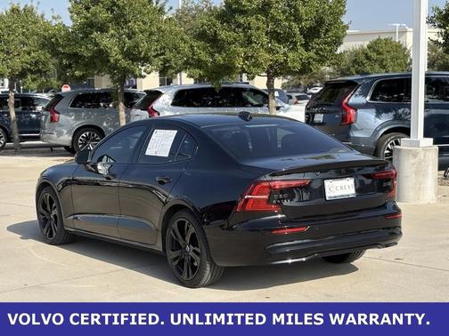 2024 Volvo S60 B5 Plus Dark Theme