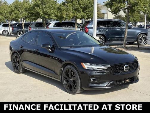 2024 Volvo S60 B5 Plus Dark Theme