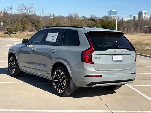 2026 Volvo XC90 Plug-In Hybrid T8 Ultra Dark Theme 6-Seater