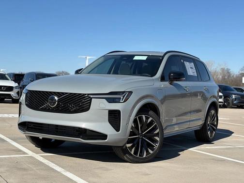 2026 Volvo XC90 Plug-In Hybrid T8 Ultra Dark Theme 6-Seater