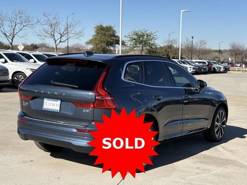 2022 Volvo XC60 B5 Momentum