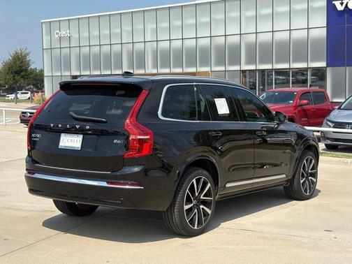 2025 Volvo XC90 B6 Plus 7-Seater