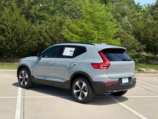 Vapour Grey 2026 Volvo XC40 B5 Core