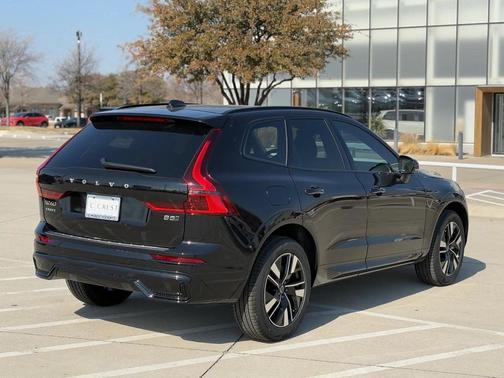 2026 Volvo XC60 B5 Core