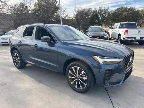 2024 Volvo XC60 B5 Plus Dark Theme