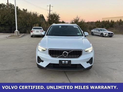 2025 Volvo XC40 B5 AWD
