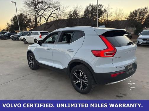 2025 Volvo XC40 B5 AWD