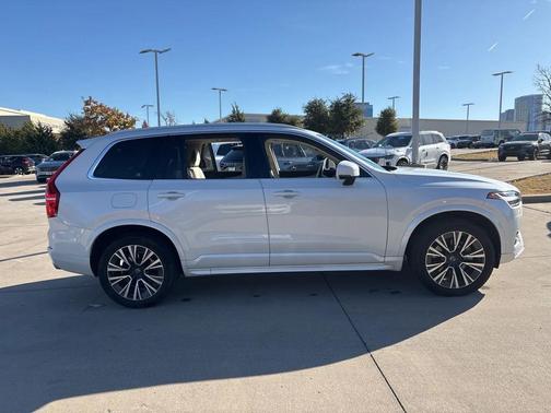 2021 Volvo XC90 T5 Momentum