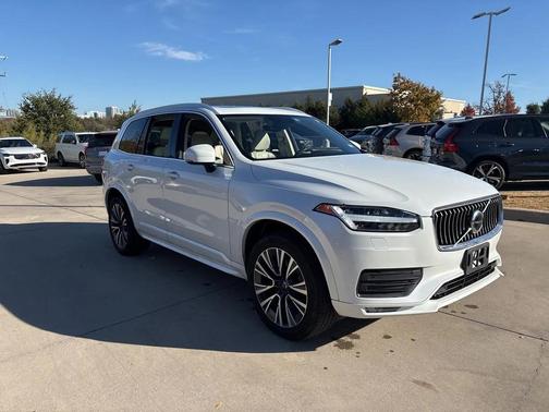 2021 Volvo XC90 T5 Momentum