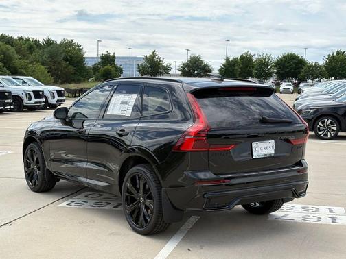 Onyx Black 2026 Volvo XC60 B5 Ultra Black Edition
