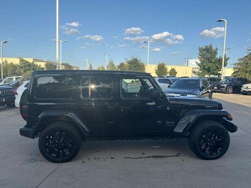 Black Clearcoat 2025 Jeep Wrangler Sahara 4xe Sky One-Touch Power-Top