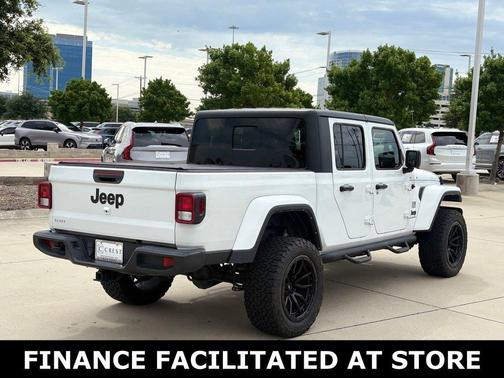 Bright White Clearcoat 2022 Jeep Gladiator Altitude