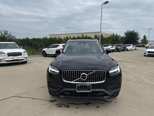 2020 Volvo XC90 T6 Momentum