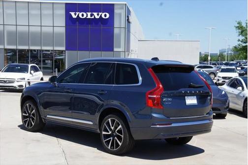 2024 Volvo XC90 B5 Plus