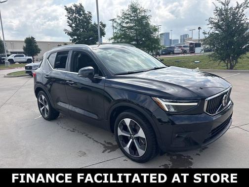 Onyx Black Metallic 2025 Volvo XC40 B5 Plus Bright Theme