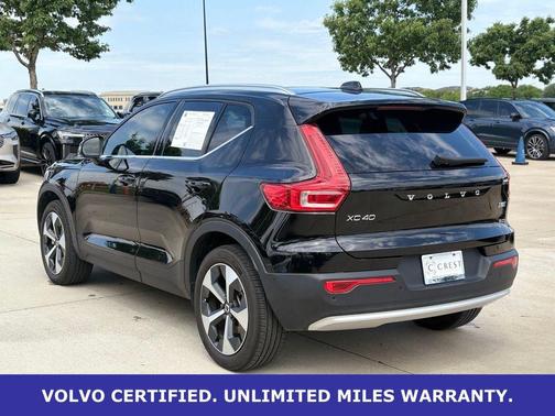 Onyx Black Metallic 2025 Volvo XC40 B5 Plus Bright Theme