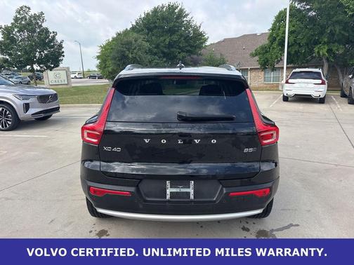 Onyx Black Metallic 2025 Volvo XC40 B5 Plus Bright Theme