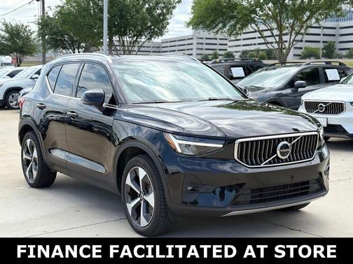 Onyx Black Metallic 2025 Volvo XC40 B5 Plus Bright Theme