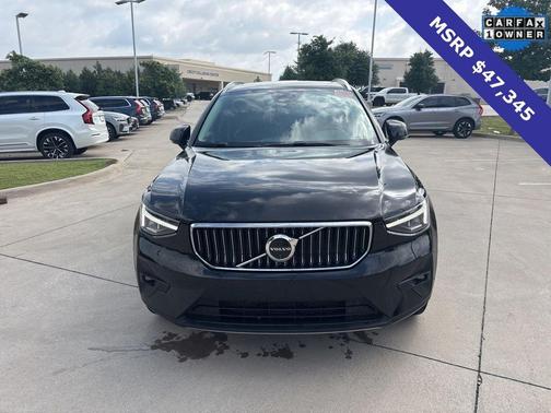 Onyx Black Metallic 2025 Volvo XC40 B5 Plus Bright Theme