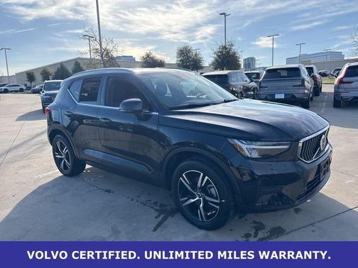 Onyx Black Metallic 2025 Volvo XC40 B5 AWD