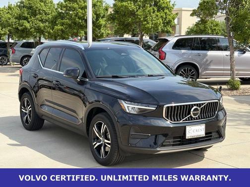 2025 Volvo XC40 B5 AWD