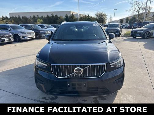 Onyx Black Metallic 2025 Volvo XC40 B5 AWD