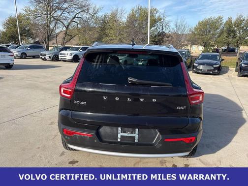 Onyx Black Metallic 2025 Volvo XC40 B5 AWD